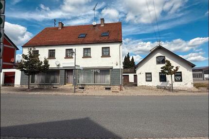 Mehrfamilienhaus mit Geschäft - 90.000,00&nbsp;EUR Kaufpreis, ca.&nbsp; 240,00&nbsp;m&sup2; in Waidhaus (PLZ: 92726)