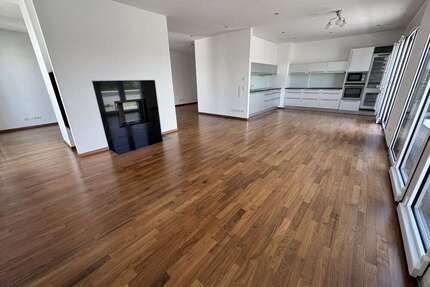 Wohnung zum Kaufen in Stuttgart 985.000,00 € 156 m²