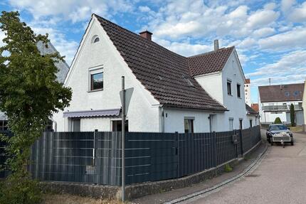 Teilrenoviertes Einfamilienhaus - Aislingen