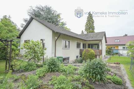 Haus zum Mieten in Erlangen 2.350,00 € 213 m²