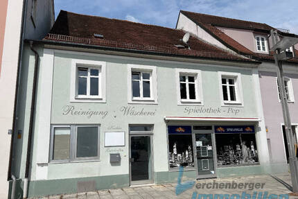 Wohn- und Geschäftshaus im Zentrum von Osterhofen