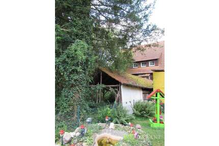 Haus aus dem 16. Jahrhundert - Denkmalschutz - mit großem Grundstück ! - Urbach