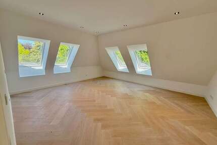 Wohnung zum Kaufen in Düsseldorf 3.135.000,00 € 202 m²