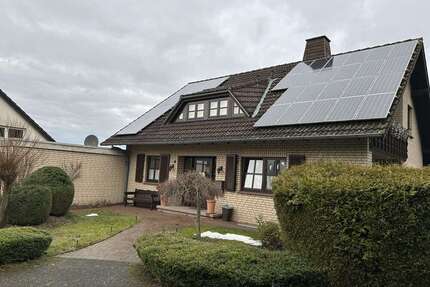 Haus zum Kaufen in Bad Wünnenberg 233.800,00 € 176 m²