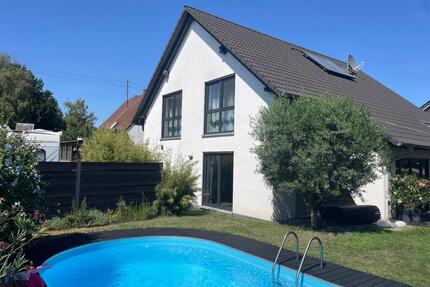Provisiosfrei! Freistehendes Einfamilienhaus mit Pool - Lustadt