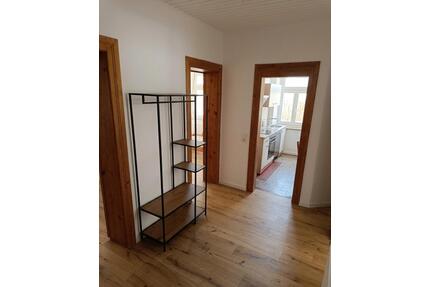 Sanierte 3-Zimmer Wohnung, zentral & möbliert mit Balkon - Augsburg Innenstadt