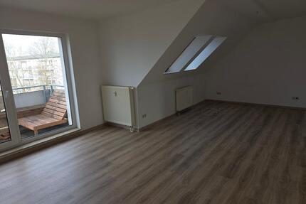 2 Raumwohnung mit Balkon und Badewanne - Merseburg