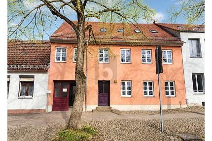 MODERN MIT 4 WOHNEINHEITEN - 580.000,00&nbsp;EUR Kaufpreis, ca.&nbsp; 387,00&nbsp;m&sup2;&nbsp;Wohnfl&auml;che in Rheinsberg (PLZ: 16831)
