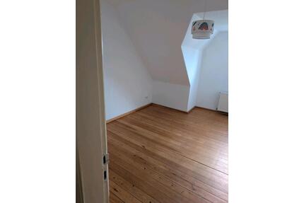 gemütliche 3-Zimmer Wohnung im Dachgeschoss in der Eckenerstraße - Flensburg Altstadt