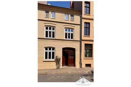 Schickes Stadthaus mit charmantem Innenhof und Einliegerwohnung zu verkaufen - Wismar Altstadt