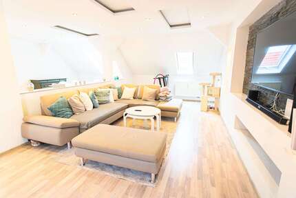 Haus zum Kaufen in Bindlach 560.000,00 € 300 m²