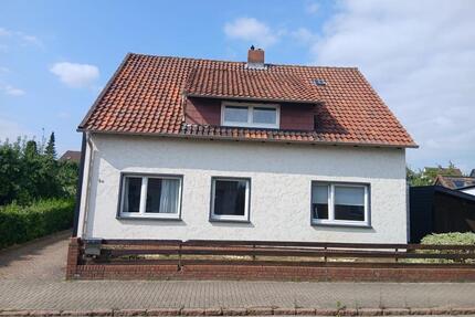 Zweifamilienhaus - 269.000,00&nbsp;EUR Kaufpreis, ca.&nbsp; 170,00&nbsp;m&sup2; in Helmstedt (PLZ: 38350)