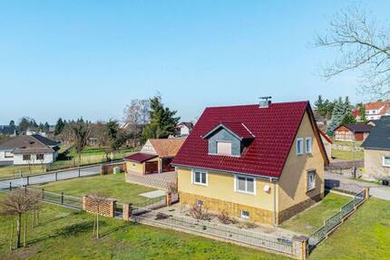 modernisiertes Einfamilienhaus mit Garage und Nebengebäude - Märkische Heide Groß Leuthen