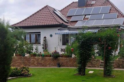 Einfamilienhaus mit großen Grundstück - Roßleben-Wiehe