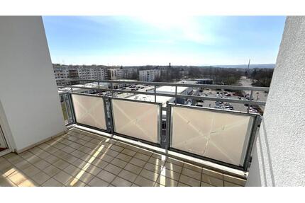 2-Zi.-Dachgeschoss-Whg. mit Balkon, Lift , Stellplatz und FERNBLICK - Zwickau Auerbach