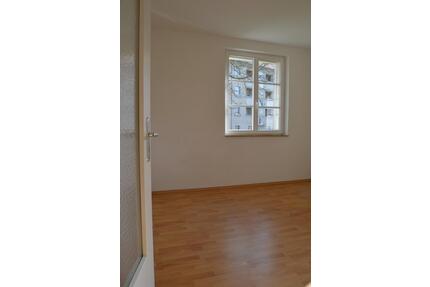 2 Raum Wohnung in Probstheida+Tageslichtbad mit Wanne & Balkon - Leipzig Südost
