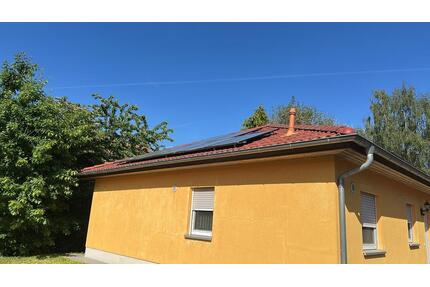 Biete Bungalow 108 qm mit PV , Klima und 814 qm Grundstück - Blankenfelde-Mahlow