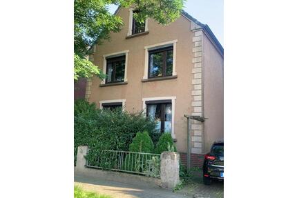 Mehrfamilienhaus mit drei Wohneinheiten in Lübeck-Schlutup