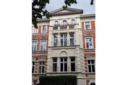 großzügige 4-Zi.-Whg. mit Terrasse und Gartennutzung - Halle (Saale)