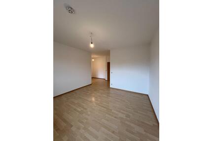 FRISCH SANIERTE 3-ZIMMER WOHNUNG - Moderne EBKBad & Balkon - Chemnitz Klaffenbach