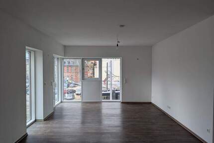 5 Raum-Wohnung in zentraler Lage mit Aufzug und Balkon - Jena Zentrum