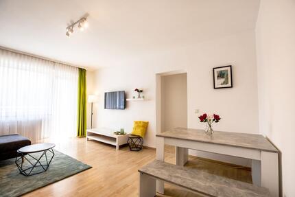 Erstbezug nach Renovierung - Sonnige möblierte 2-Zi Wohnung - Frankfurt am Main Nord-West