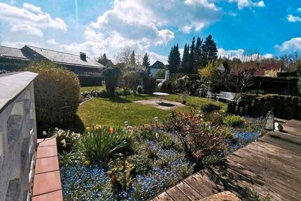 Einfamilienhaus mit traumhaften Garten - Lage