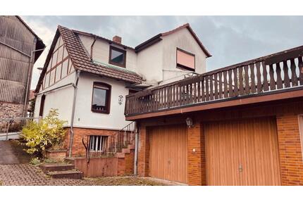 Einfamilienhaus (sanierungsbedürftig) mit 2 Garagen zu verkaufen - Frielendorf