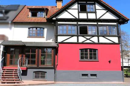 Haus zum Kaufen in Mühltal-Traisa 995.000,00 € 283 m²