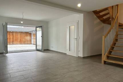 Pflegeleichte Immobilie - moderne Doppelhaushälfte im unteren Vilstal - Eichendorf