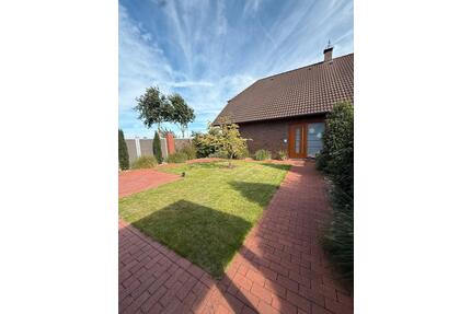 Gemütliche Obergeschosswohnung mit Balkon und Vorgarten - Friesoythe