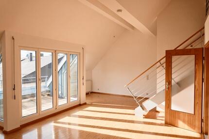 ++ Besondere 2-Zimmer-Maisonette mit offener Galerie und sonnigem Balkon ++ - Gerstetten