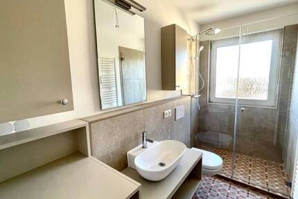 Moderne, gemütliche 2-Zi.-Whg. in kleinem Mehrfamilienhaus in Töging mit hervorragender Ausstattung - Töging a.Inn