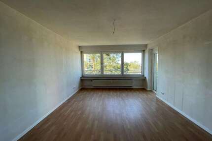 Wohnung zum Mieten in Erlangen 778,37 € 82.02 m²