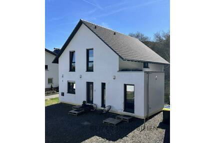 WartenbergAngersbach: Neubau-Frust? Hier nicht! Sofort einziehen im KfW 40+ Juwel aus 2022