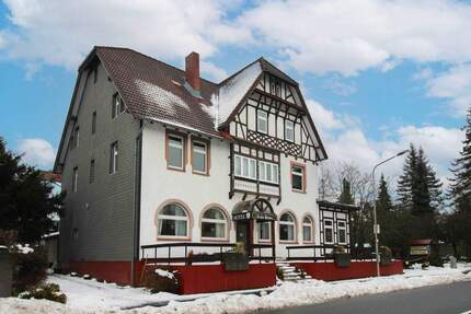 Vielseitiges Mehrfamilienhaus mit 12 Zimmern & großem Garten in Osterode - Osterode am Harz