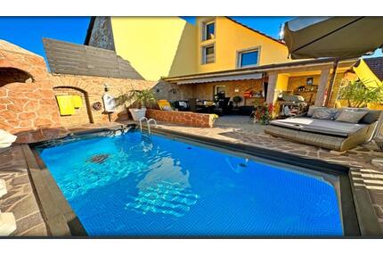 Haus mit mediterranem Flair, großer Terrasse und Außenpool - Germersheim