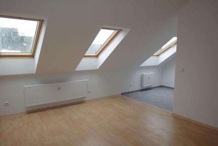 Wohnung zum Mieten in Chemnitz 327,00 € 57.41 m²