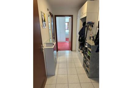 Schöne und helle 2-Zimmer-Wohnung mit Einzelgarage, Neuhausen - Neuhausen auf den Fildern