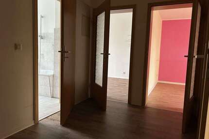 Wohnung zum Mieten in Wilkau-Haßlau 360,00 € 63 m²