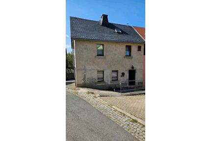 Einfamilienhaus in Lauenstein - 70.000,00&nbsp;EUR Kaufpreis, ca.&nbsp; 88,00&nbsp;m&sup2; in Altenberg (PLZ: 01773)