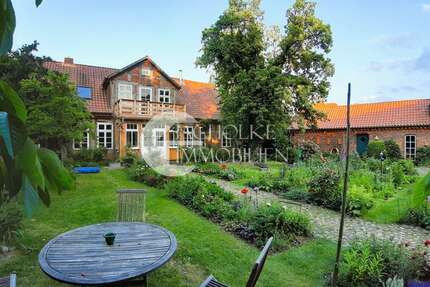 Haus zum Kaufen in Bergen (Dumme) 675.000,00 € 450 m²