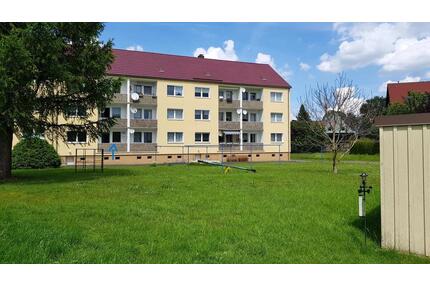 helle 3-Zi-Wohnung, 61,67 m², EG, PKW-Stellplatz, Balkon - Seifhennersdorf