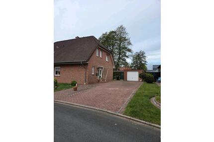 Haushälfte zur Vermietung - 800,00&nbsp;EUR Kaltmiete, ca.&nbsp; 84,00&nbsp;m&sup2; in Papenburg (PLZ: 26871)