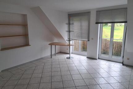 Nette 2 Zimmer DG Wohnung - 690,00&nbsp;EUR Kaltmiete, ca.&nbsp; 63,00&nbsp;m&sup2; in Wellheim (PLZ: 91809)