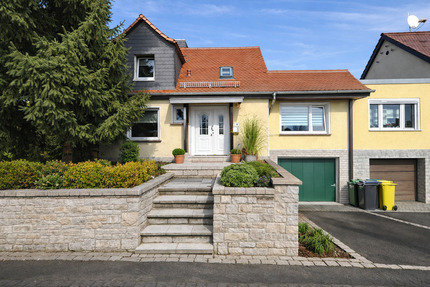 Historische Eleganz trifft modernen Komfort: Einzigartiges Haus mit idyllischem Garten in Kitzscher, nahe Leipzig!