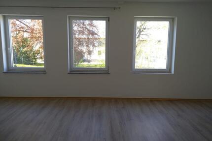 Vermiete Wohnung in Zeulenroda - 240,00&nbsp;EUR Kaltmiete, ca.&nbsp; 35,00&nbsp;m&sup2; in Zeulenroda-Triebes (PLZ: 07937)