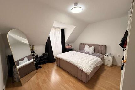 Wohnen im Dachgeschoss – perfekt für Ihre Familie! Jobcenter ab 4 Personen möglich. - Essen Frillendorf