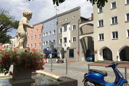 ... AIGNER - hervorragend saniertes Altstadthaus in prominenter Lage mit Ladenlokal und Wohnraum ... - Mühldorf a.Inn