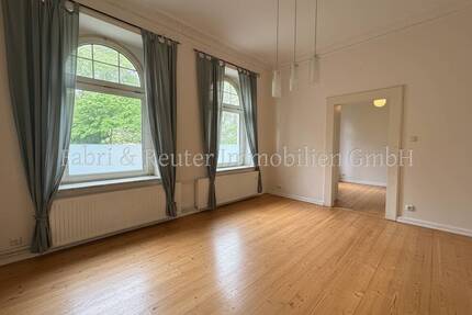 Charmante 3-Zimmer Altbauwohnung im EG von Krefeld nahe Helios-Klinik